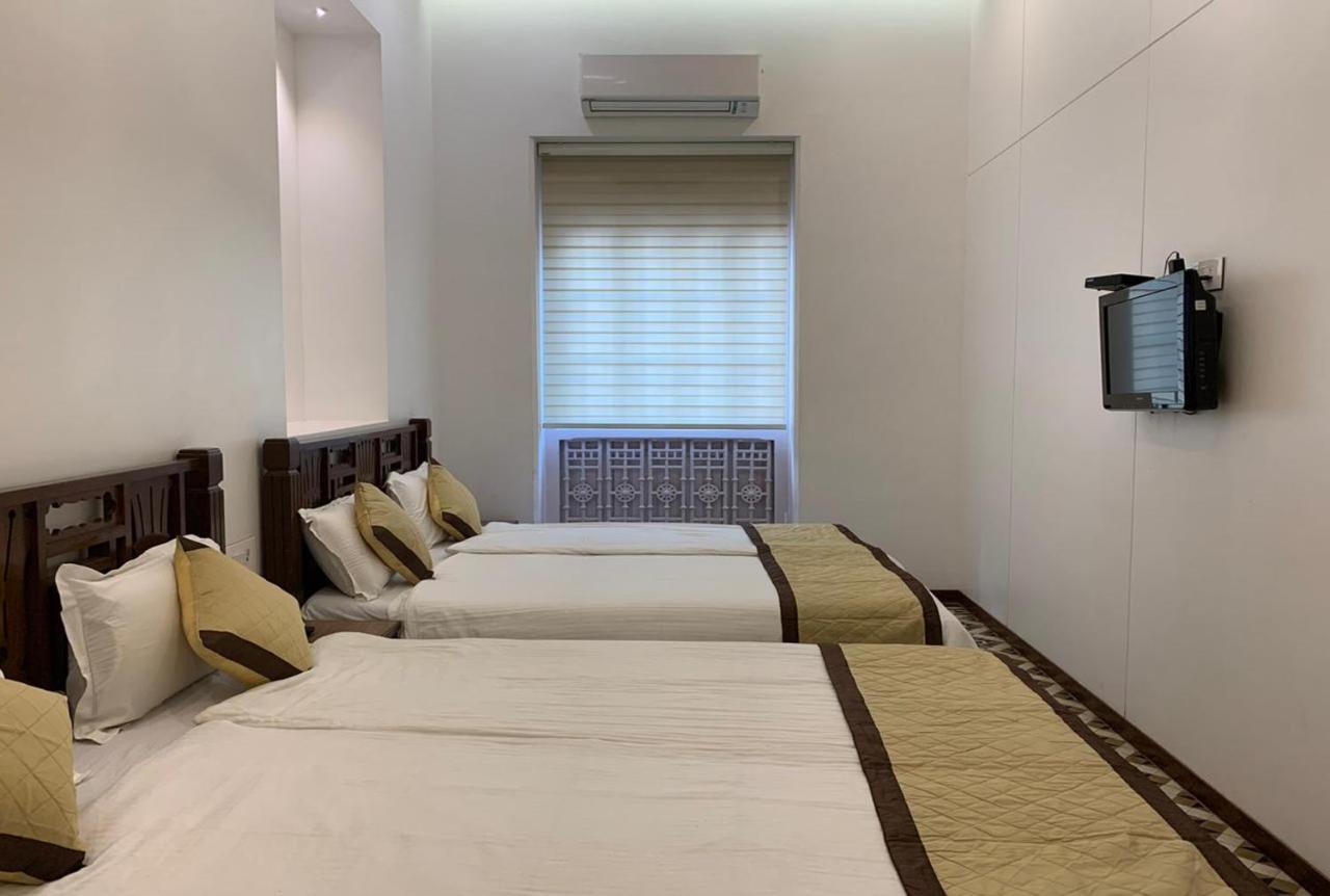 Carlton Hotel Mumbai - Behind Taj Mahal Palace Colaba Mumbai Exterior foto
